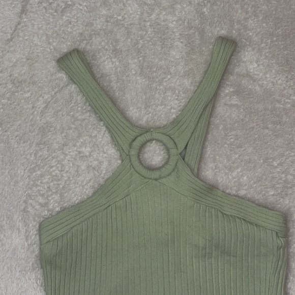 Green Halter Neck Crop Top - Picture 2 of 7